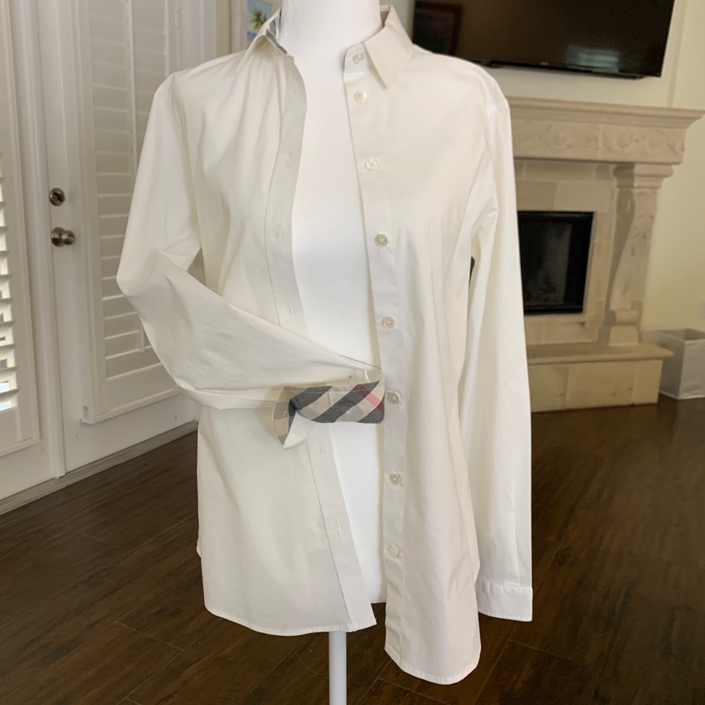 Like New-Ladies Burberry button down size S